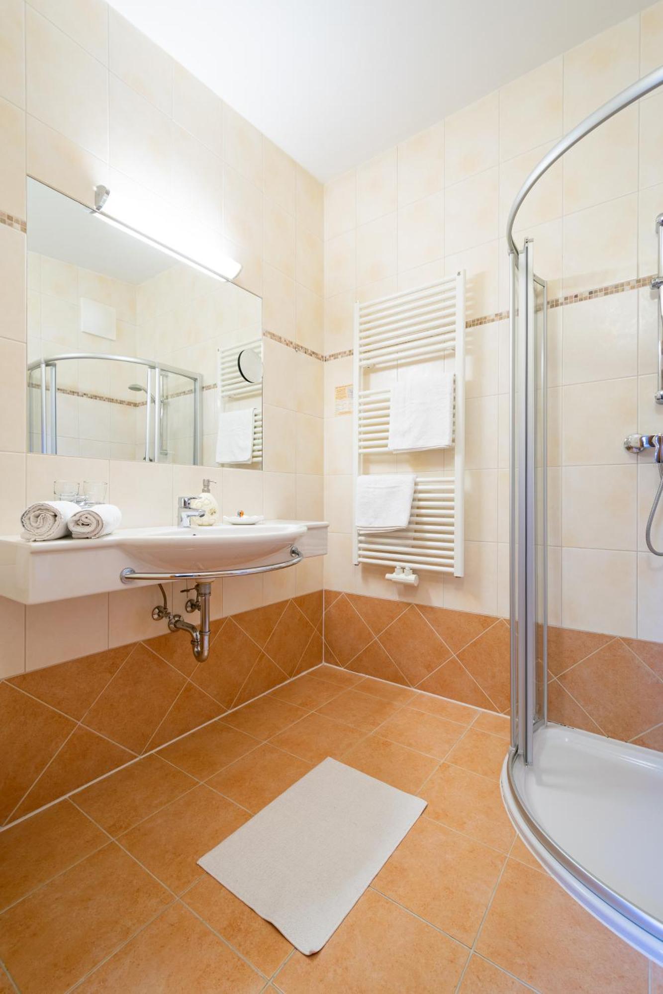 Landhotel Hubengut Bed And Breakfast Radstadt Exteriör bild