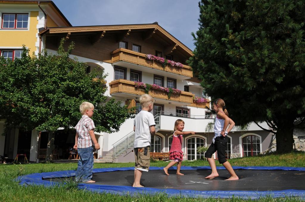 Landhotel Hubengut Bed And Breakfast Radstadt Exteriör bild