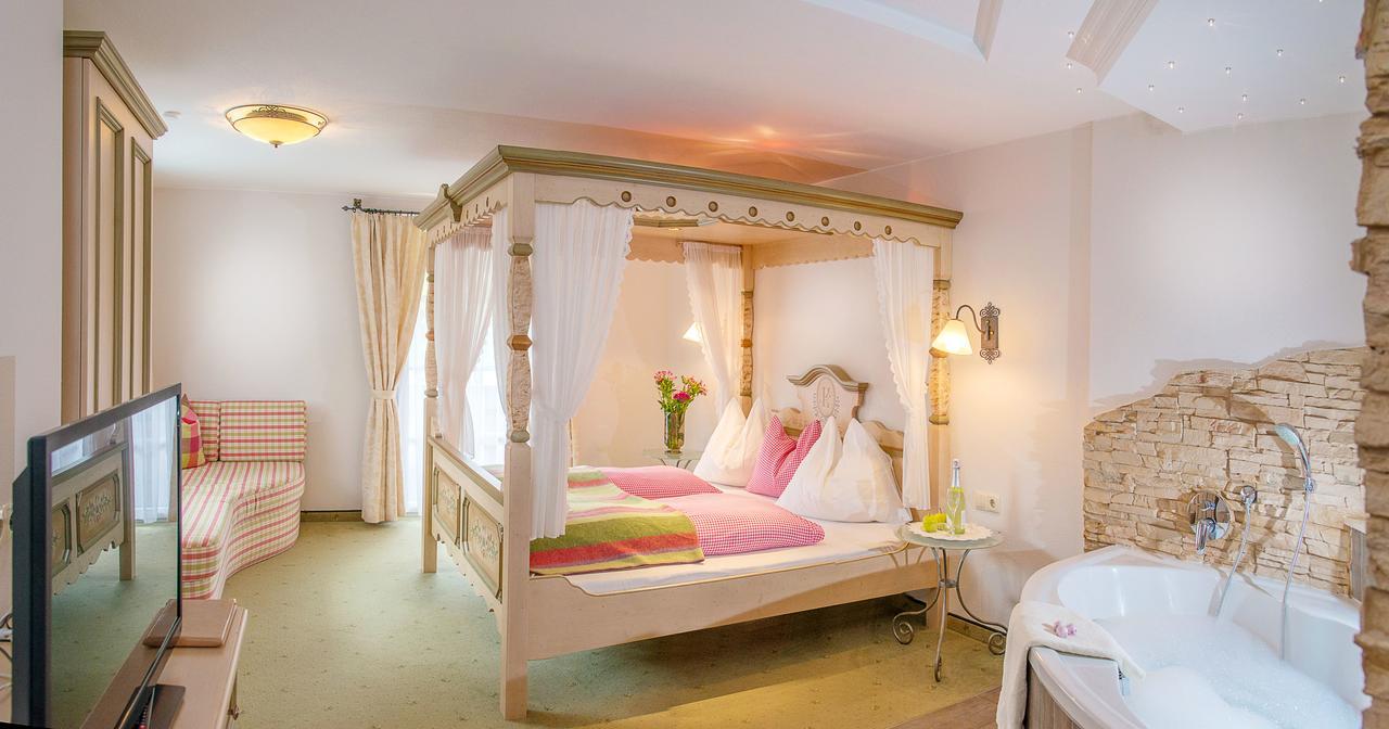 Landhotel Hubengut Bed And Breakfast Radstadt Exteriör bild